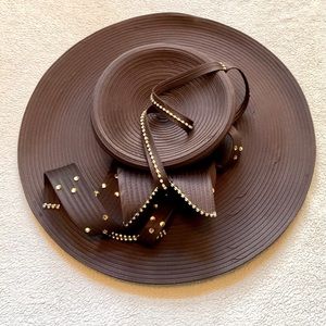 Gorgeous brown classic Tally Taylor hat